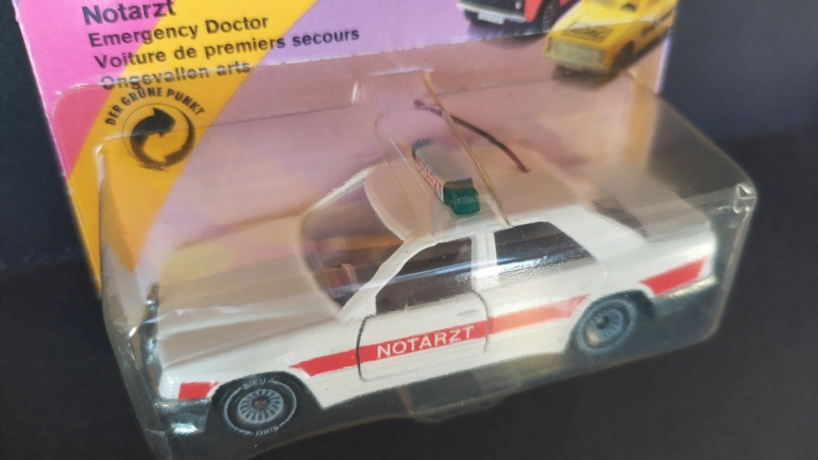 Mercedes Benz E klasse w124 Notarzt 1:55 Siku 1339 pol, Auto, Ophalen of Verzenden, Zo goed als nieuw, Sieper