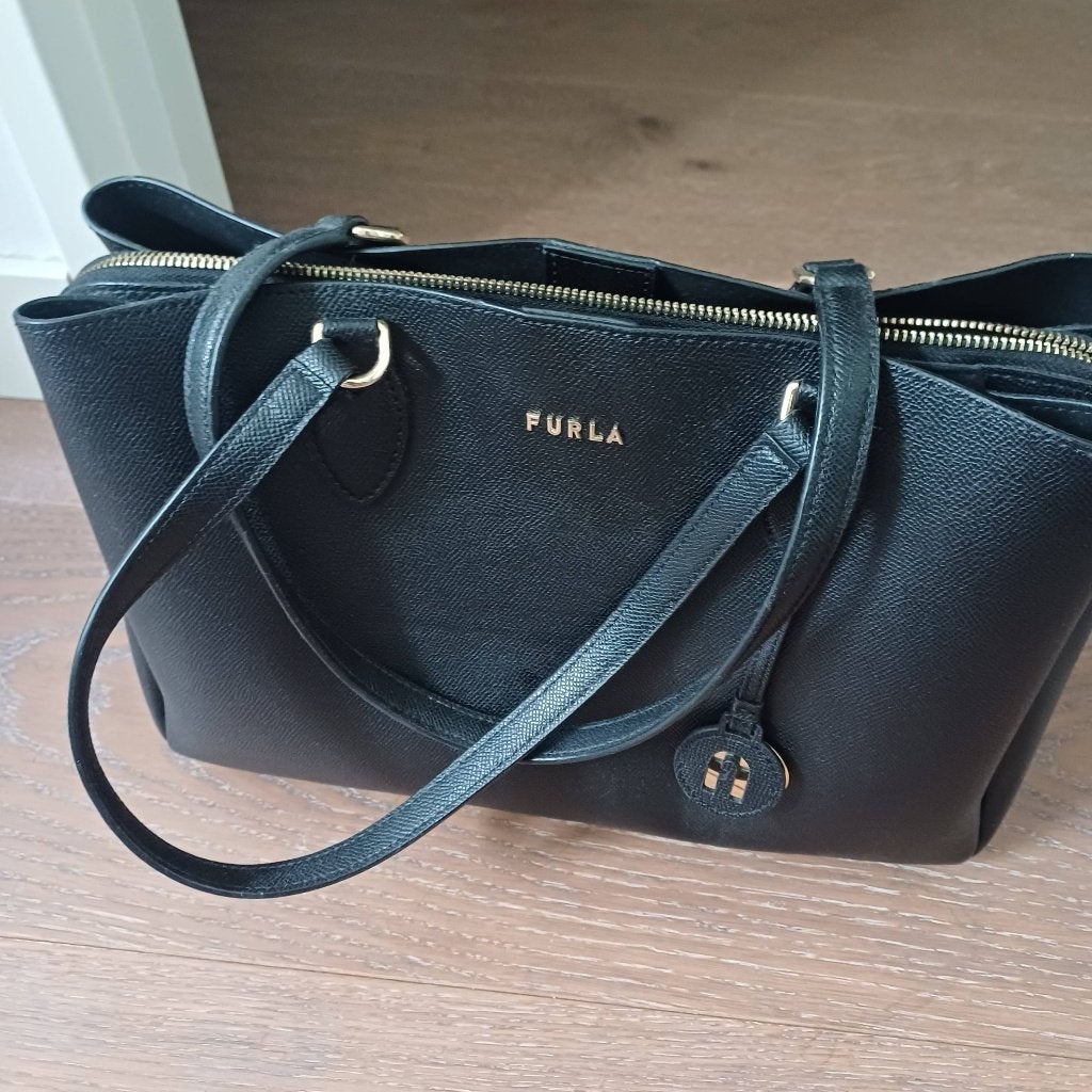 Furla handtas(sen) zo goed als nieuw, Ophalen, Zo goed als nieuw, Zwart, Handtas