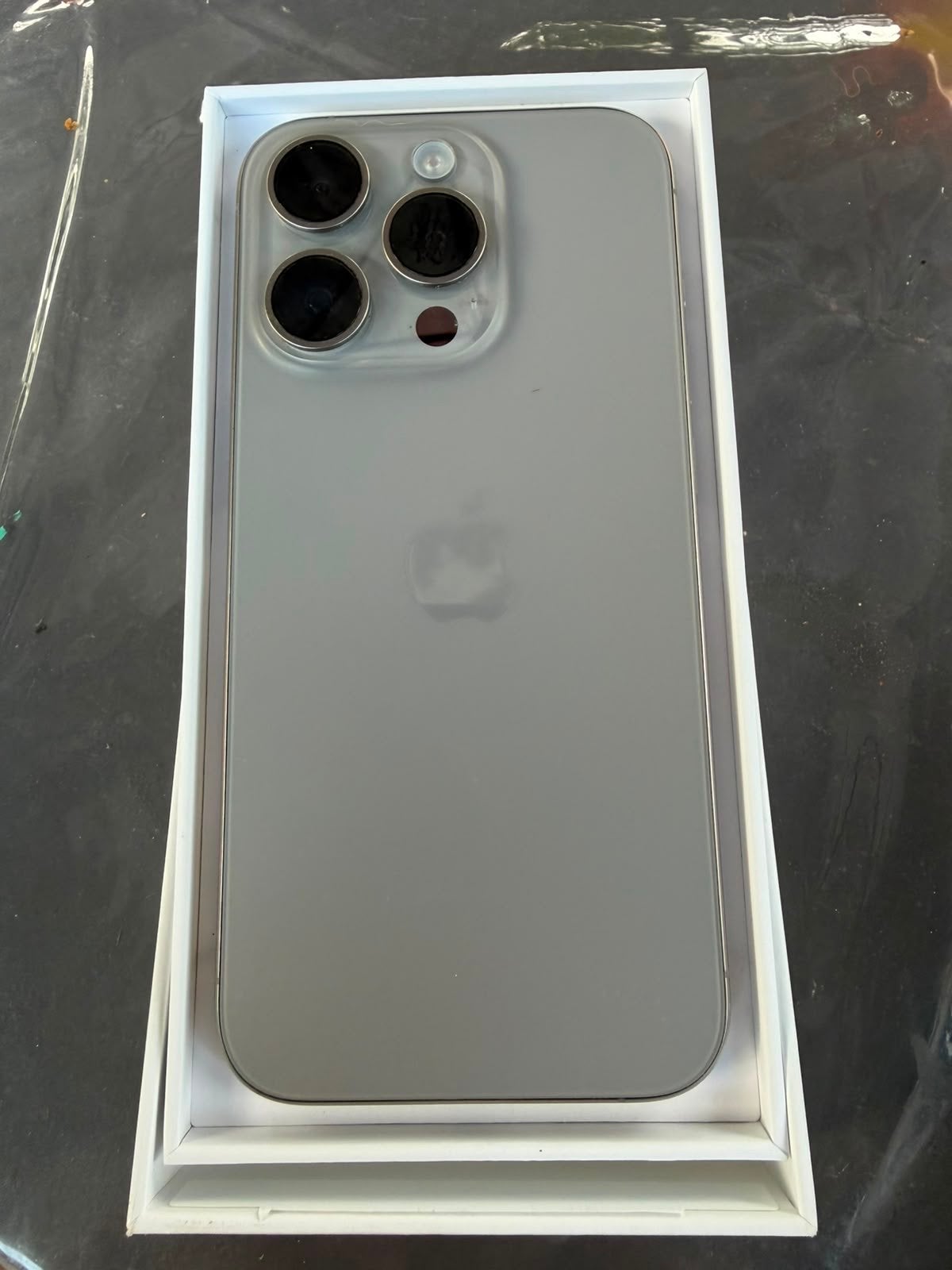 iPhone 15 Pro 256GB Titanium Grijs - Krasvrij scherm, Telecommunicatie, Mobiele telefoons | Apple iPhone, Zo goed als nieuw, Zonder simlock