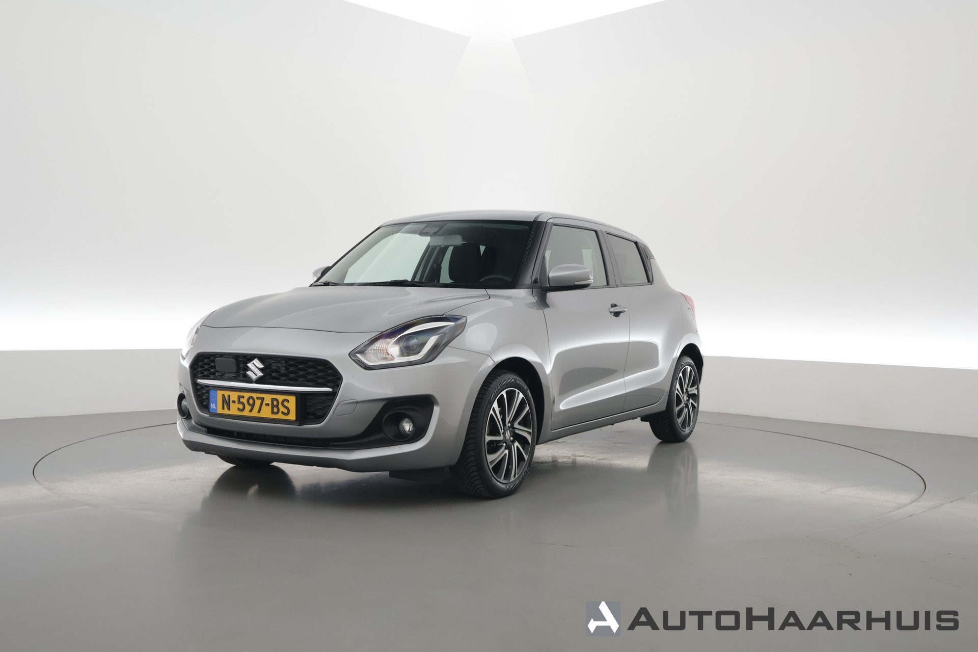 Suzuki Swift 1.2 Style Smart Hybrid | Camera | Adapt. Cruise, Auto's, Suzuki, Stof, Gebruikt, 4 cilinders, 400 kg
