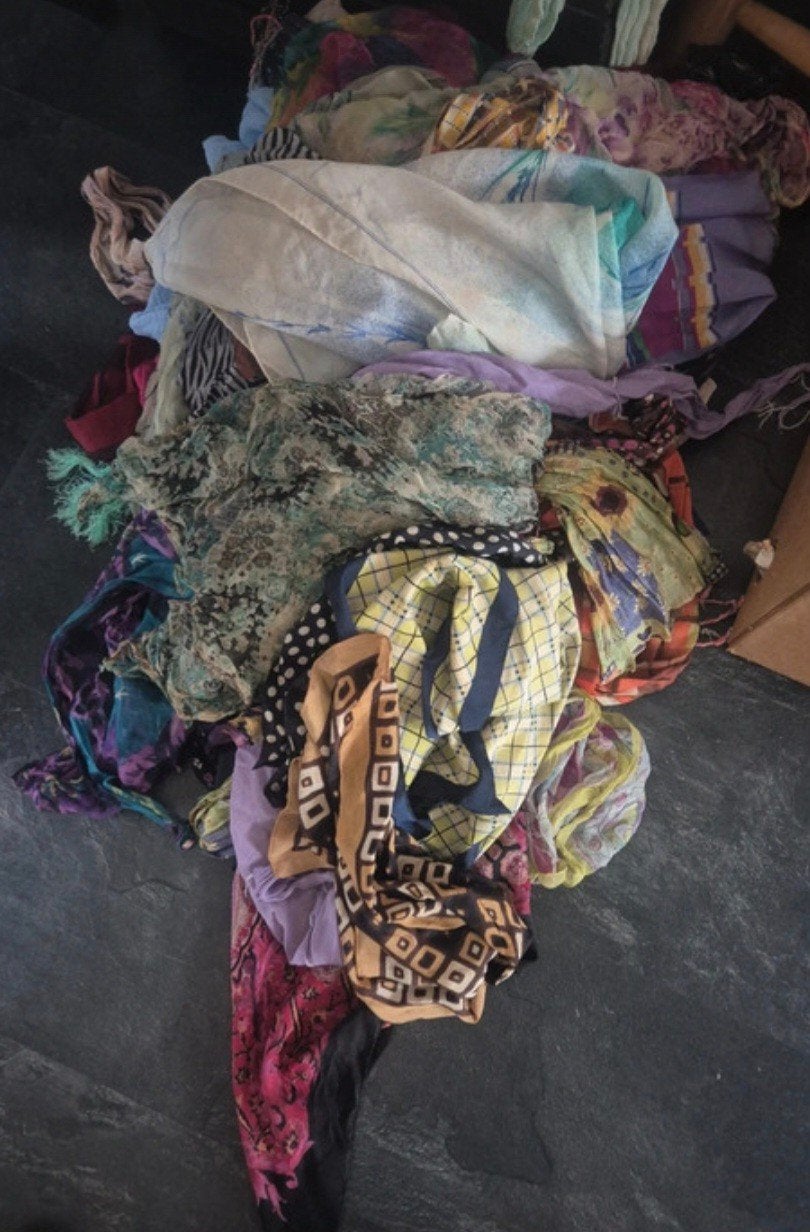 45 Sjaaltjes Dames Diverse Kleuren en Prints, Ophalen of Verzenden, Zo goed als nieuw, Sjaal