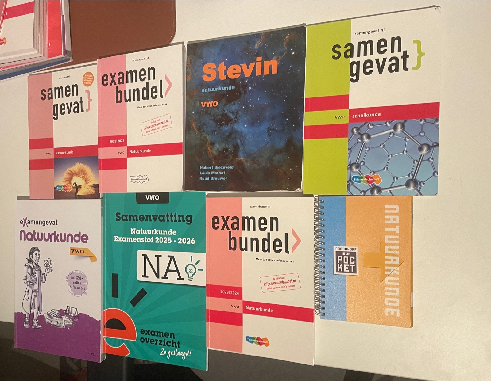 Natuurkunde Examenbundels VWO, Ophalen of Verzenden, Beta, Zo goed als nieuw