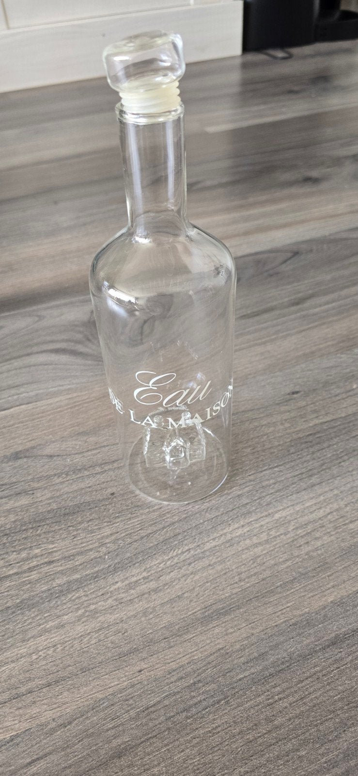 Riviera Maison glazen waterfles met huisje, Meerkleurig, Ophalen of Verzenden, Glas, Landelijk