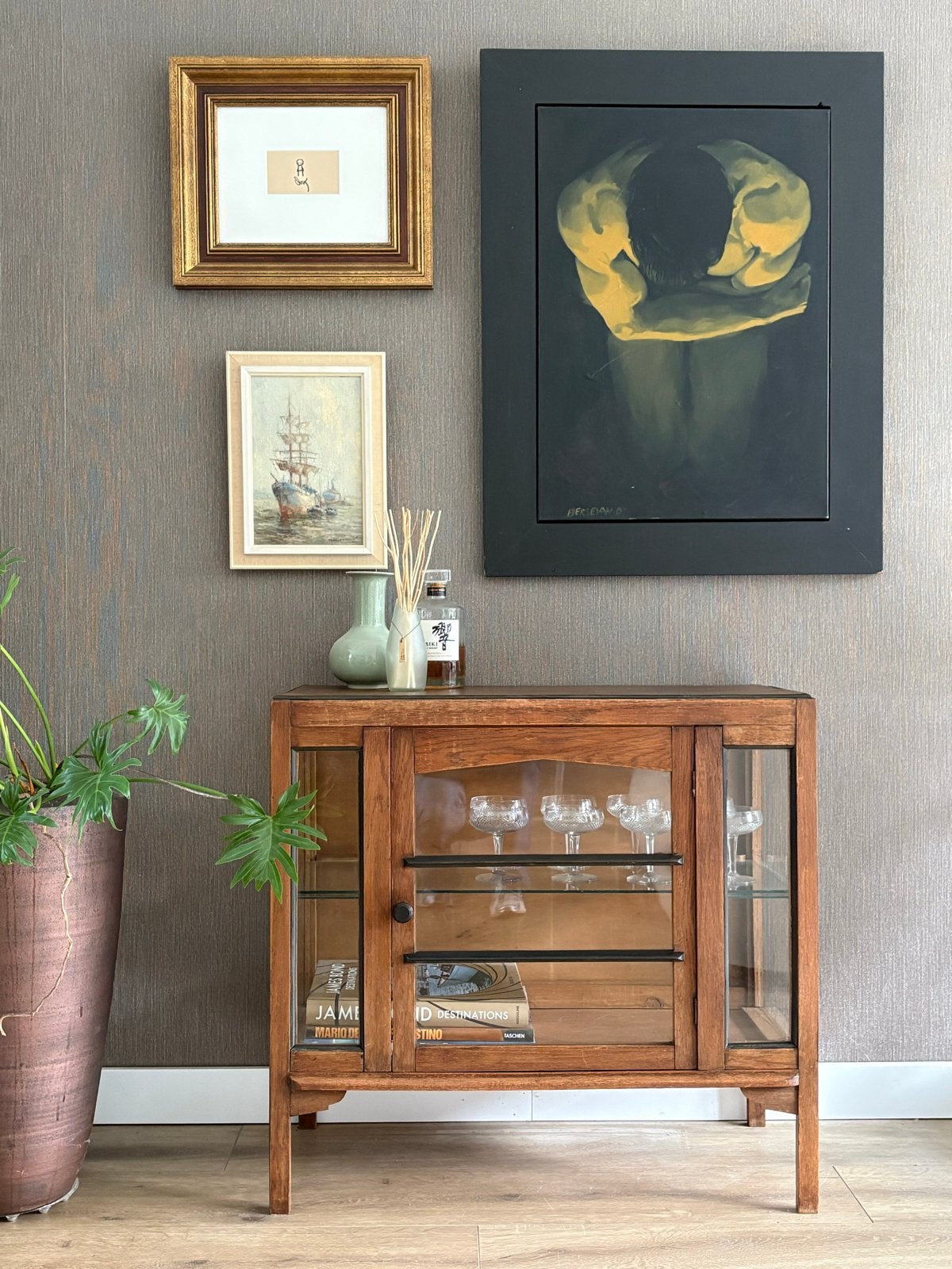 Art deco theekastje vitrinekastje, Ophalen