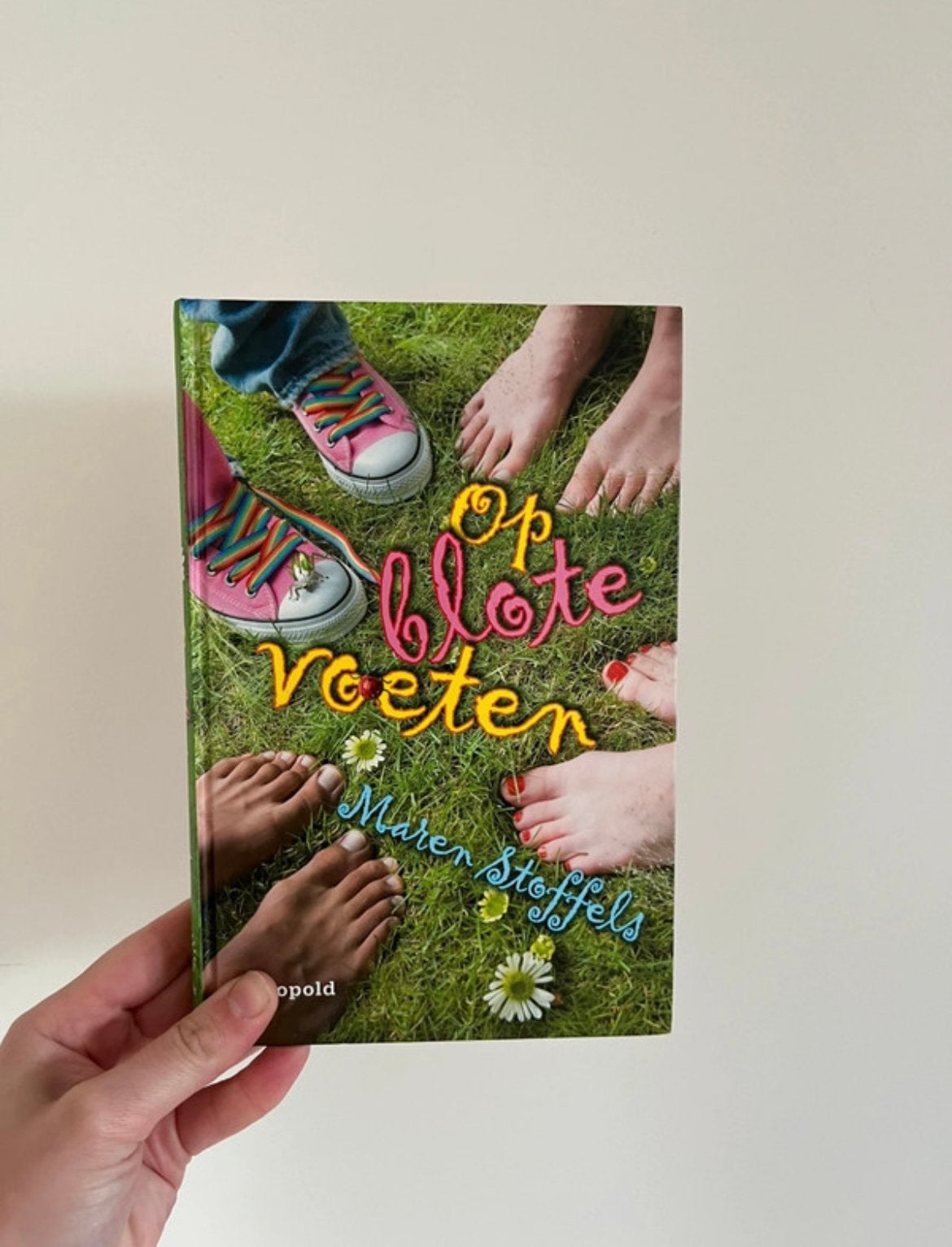 Op blote voeten van Maren Stoffels (ISBN: 9789025852009), Ophalen of Verzenden, Zo goed als nieuw