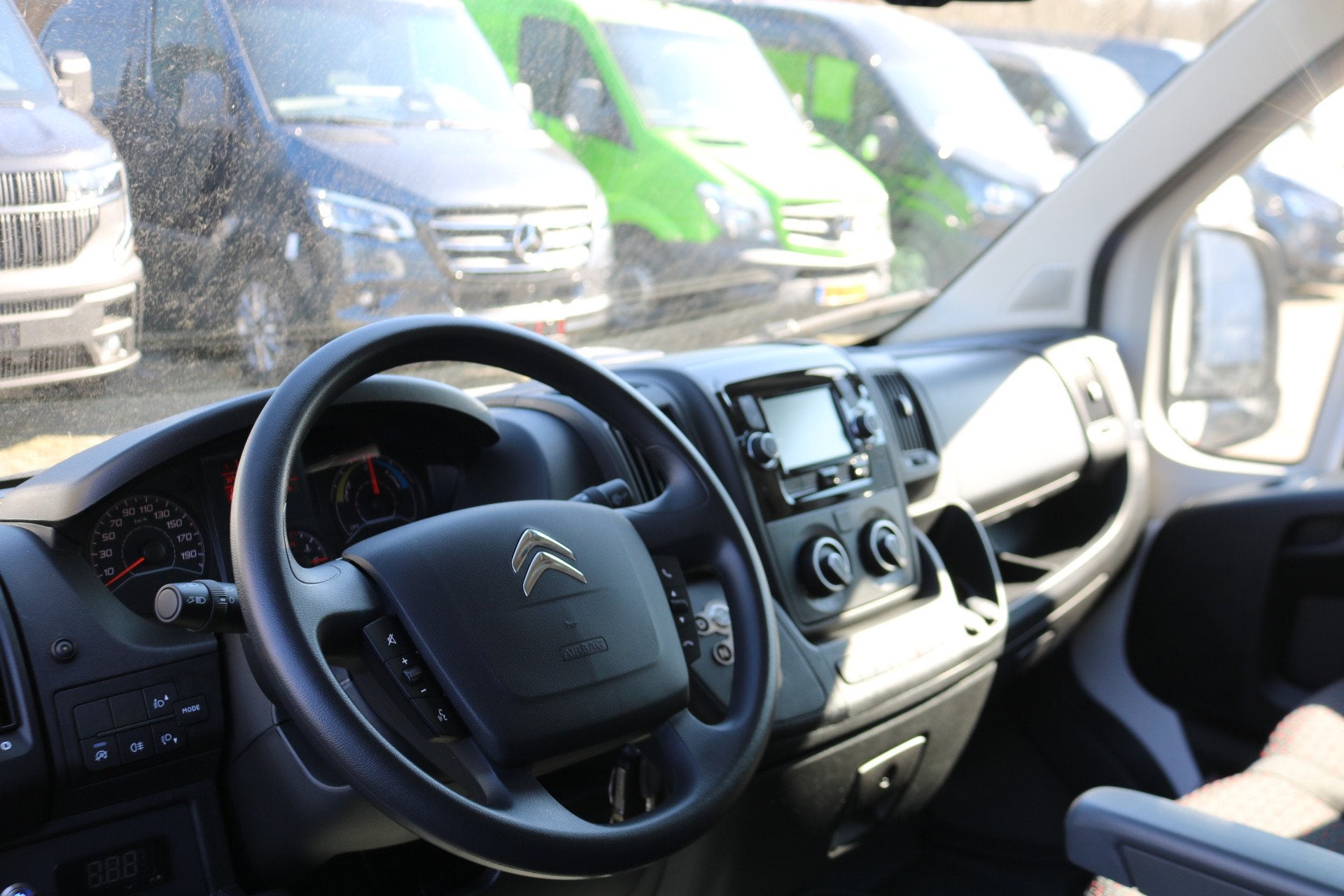 Citroën e-Jumper Bakwagen met Achterdeuren 75 kWh, Stof, Gebruikt, Citroën, Wit