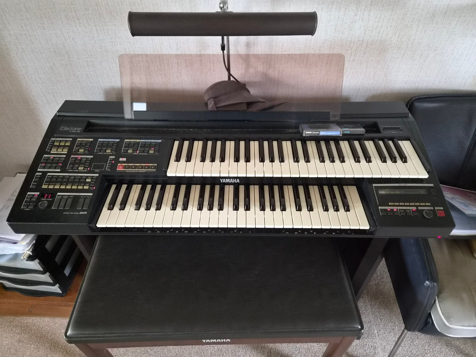 Yamaha Electone HE-8 Orgel met defect en kruk, Muziek en Instrumenten, Orgels, Ophalen, Gebruikt, 2 klavieren, Orgel