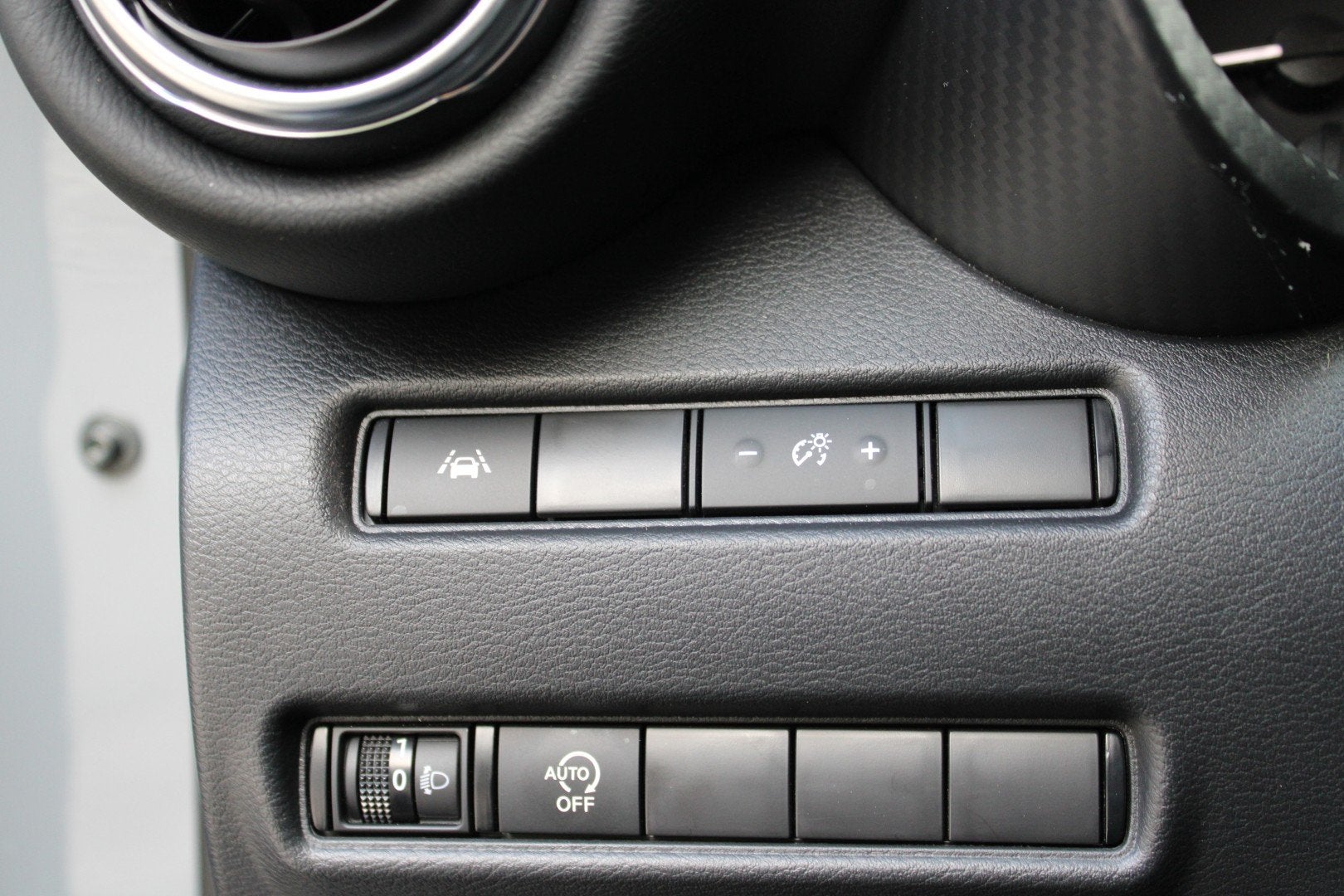 Foto 20 van NISSAN Juke 1.0 DIG-T 114pk Kiiro | Keyless | CruiseControl