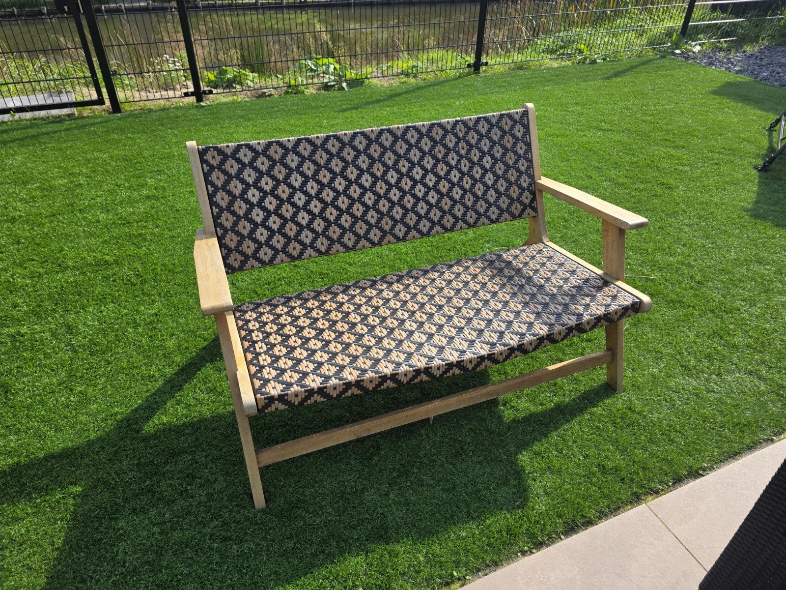 Tuinbankje met doorgezakte zitting - voor de handige klusser, Tuin en Terras, Ophalen, Gebruikt, Hout