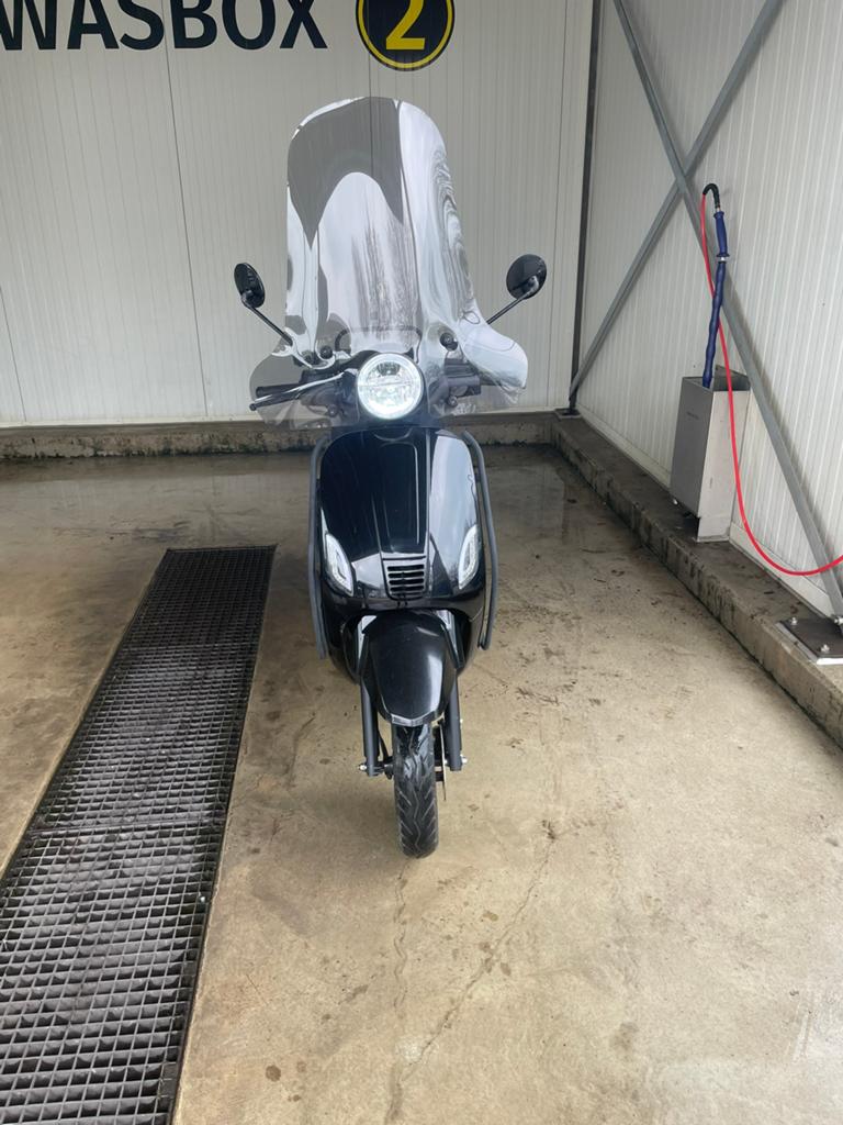 Mooie Riva lux scooter zwart, Ophalen, Zo goed als nieuw, Benzine, Overige merken