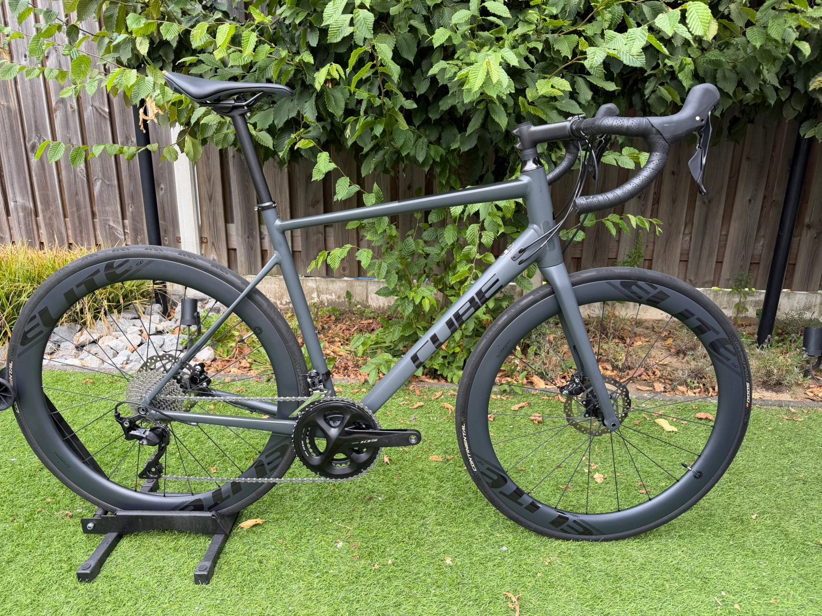 Cube Attain Race SLX 2024 (maat 58), Fietsen en Brommers, Fietsen | Racefietsen, 28 inch, Heren, Aluminium, Zo goed als nieuw