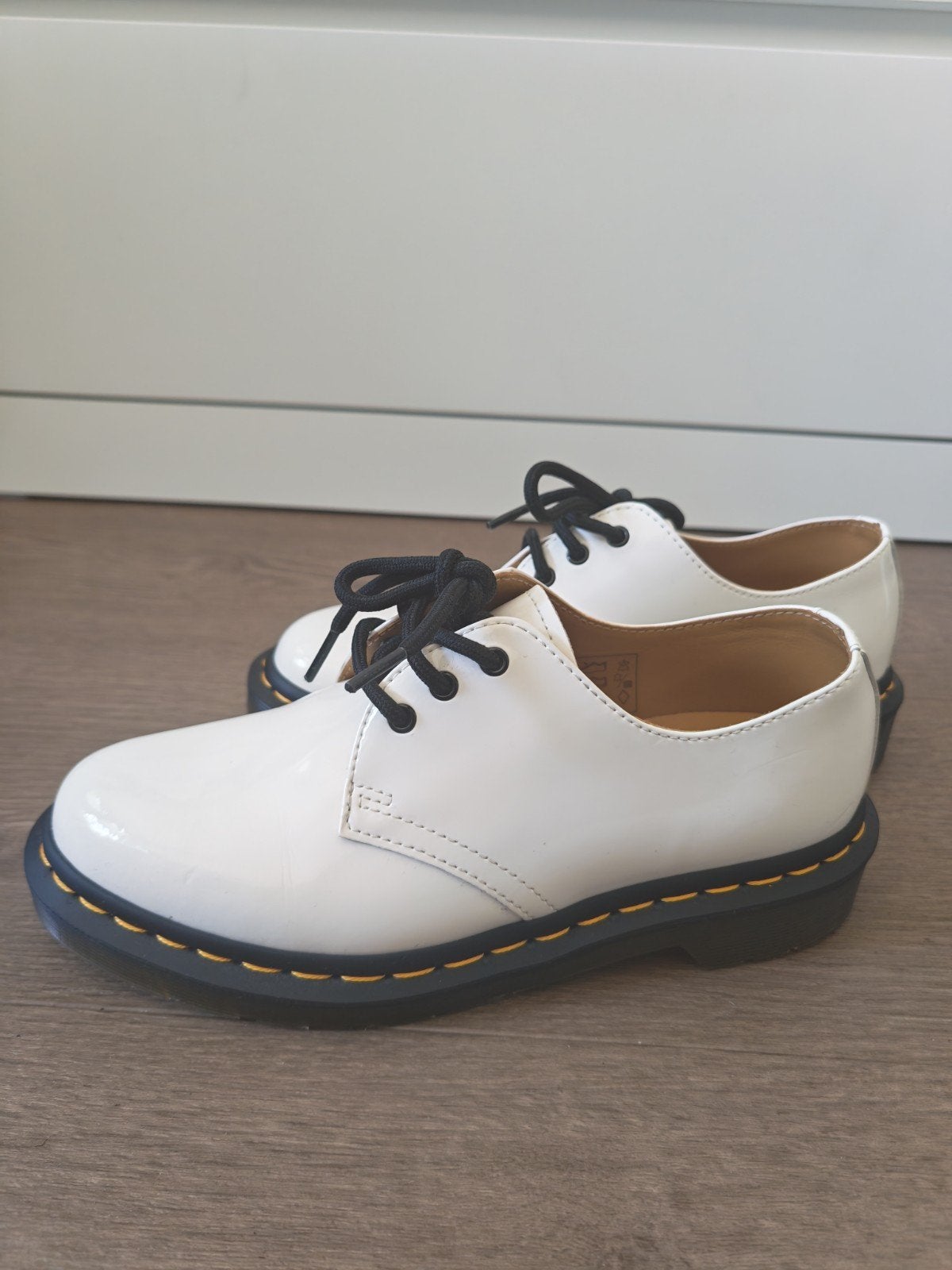 Dr. Martens schoenen wit, maat EU37, zo goed als nieuw, Kleding | Dames, Schoenen, Schoenen met lage hakken, Wit, Ophalen of Verzenden