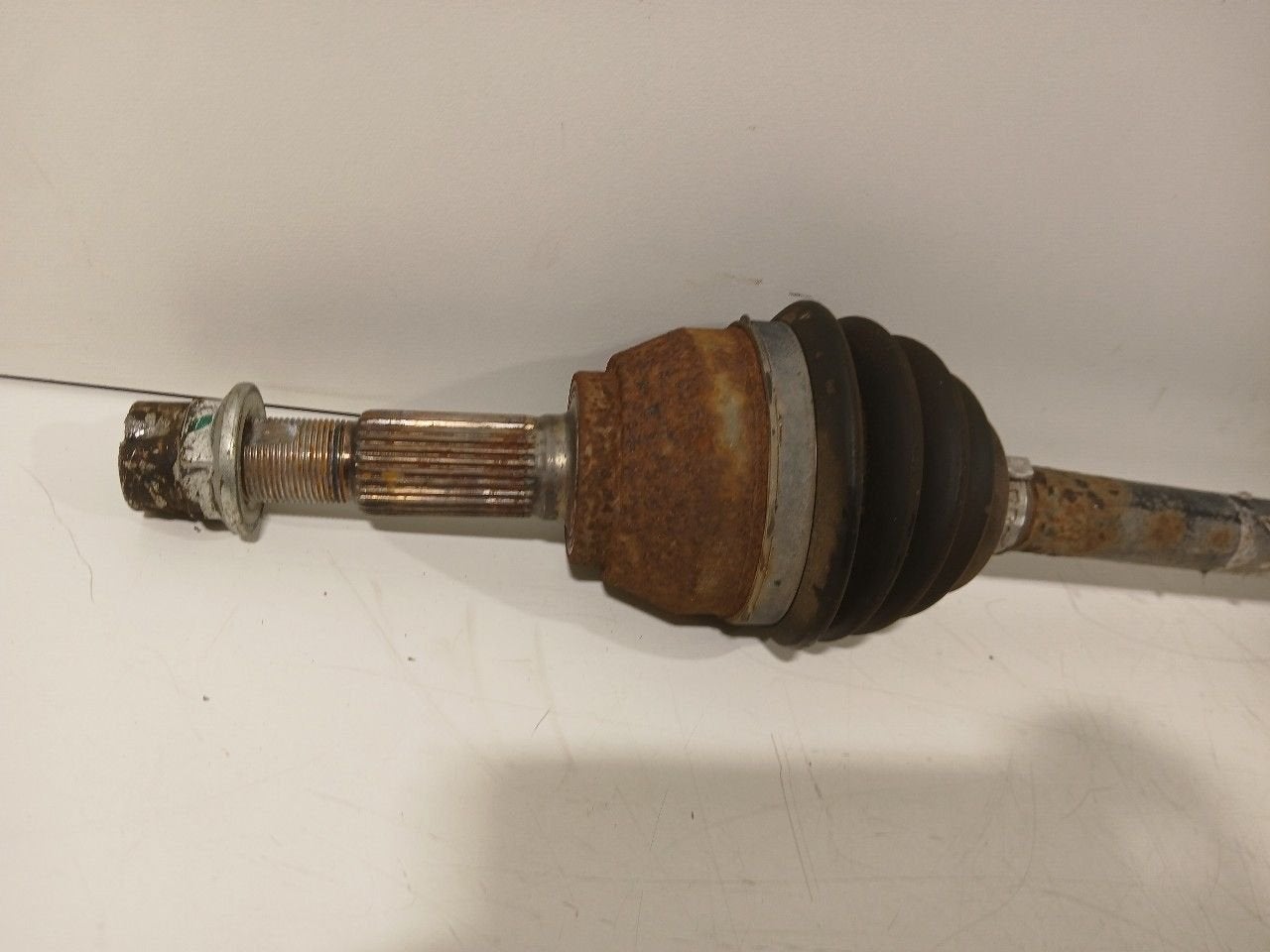 Aandrijfas links voor Nissan Leaf, Onderdelen@venauto.nl, Van der Ven Autorecycling B.V., Gebruikt, Ettenseweg 76, 4706 PB Roosendaal, The Netherlands