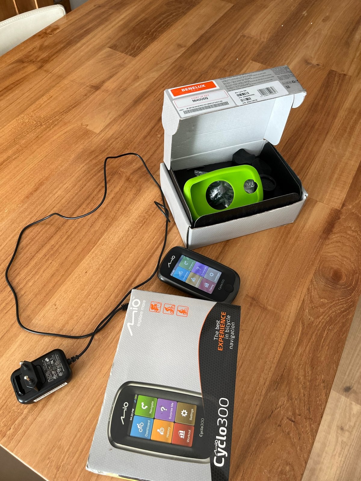 Mio Cyclo 300 fietsnavigatie met accessoires, Fietsen en Brommers, Fietsaccessoires | Fietscomputers, Ophalen, GPS, Gebruikt