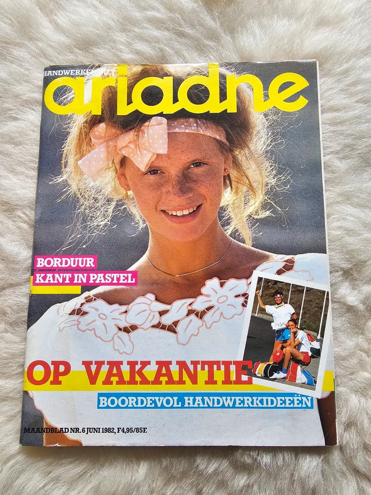Vintage handwerk tijdschrift Ariadne Nr 6. 1982, Ophalen of Verzenden, Zo goed als nieuw, Damesbladen