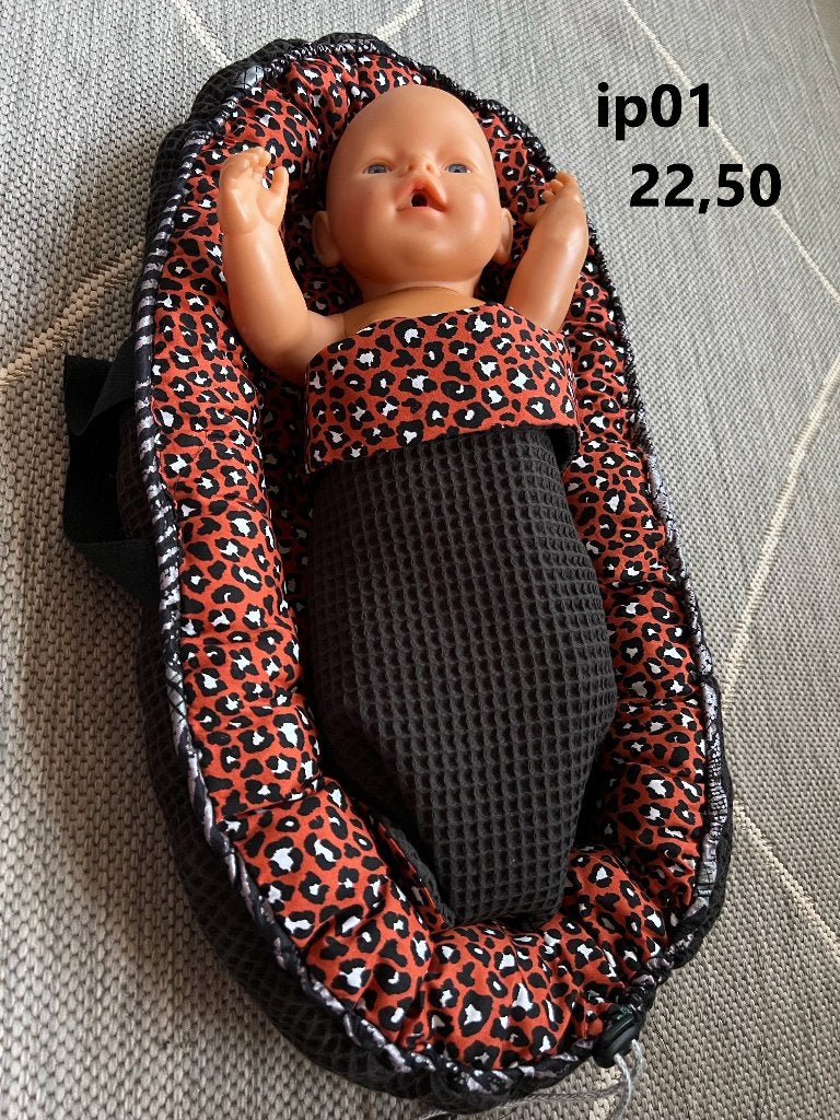 Poppenkleertjes baby born. Omkeerbaar babynestje. KiKa., Ophalen of Verzenden, Nieuw, Babypop