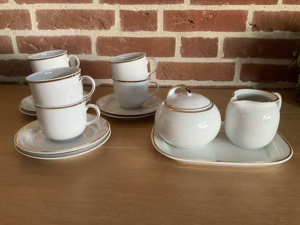 Wit Porseleinen servies met Gouden Rand Douwe Egberts, Ophalen of Verzenden, Zo goed als nieuw, Effen, Kop(pen) en/of Schotel(s)