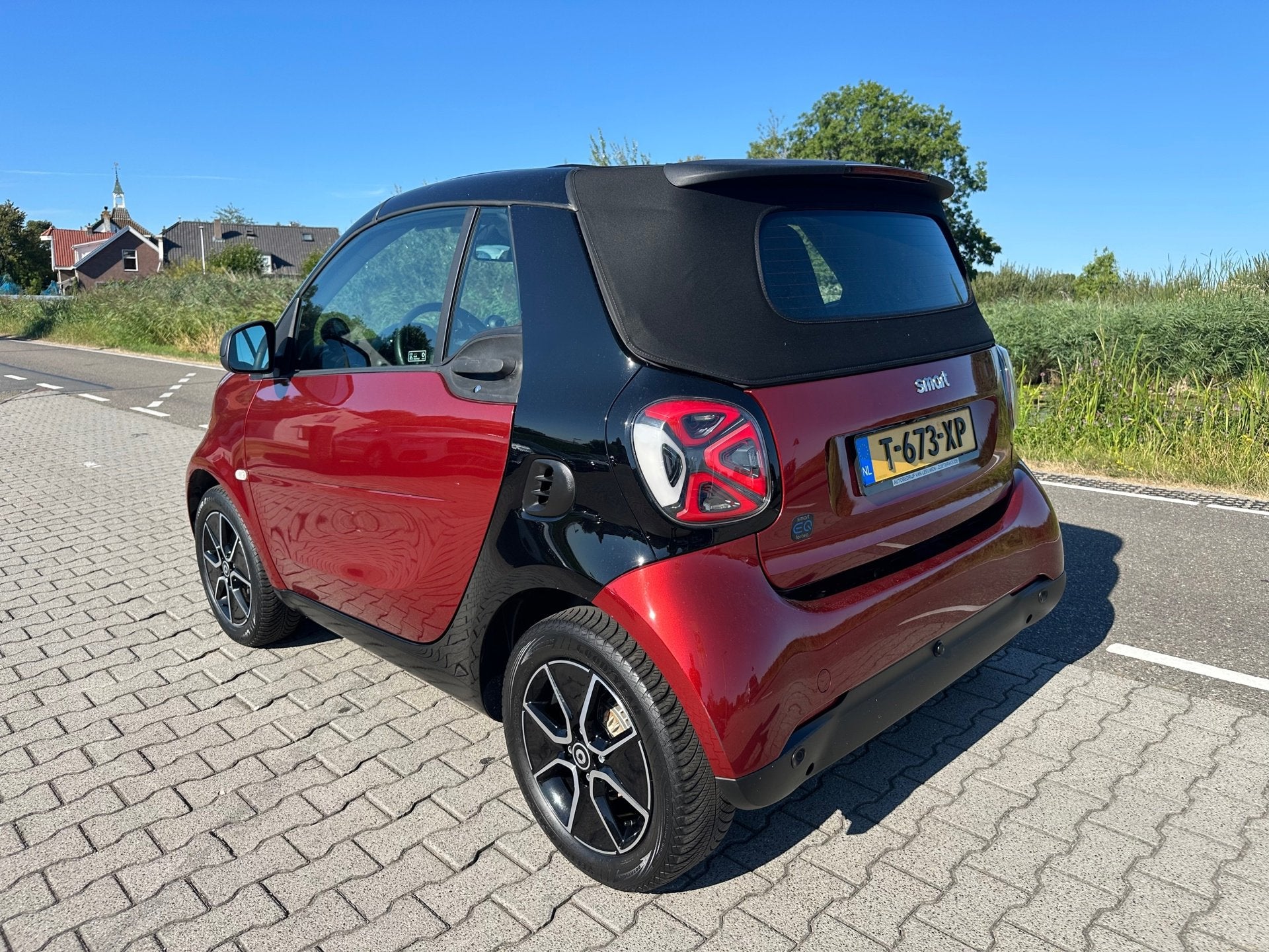 Smart Fortwo cabrio EQ Comfort PLUS 18 kWh, Camera, Stoelver, Auto's, 1025 kg, Gebruikt, Zwart, 82 pk