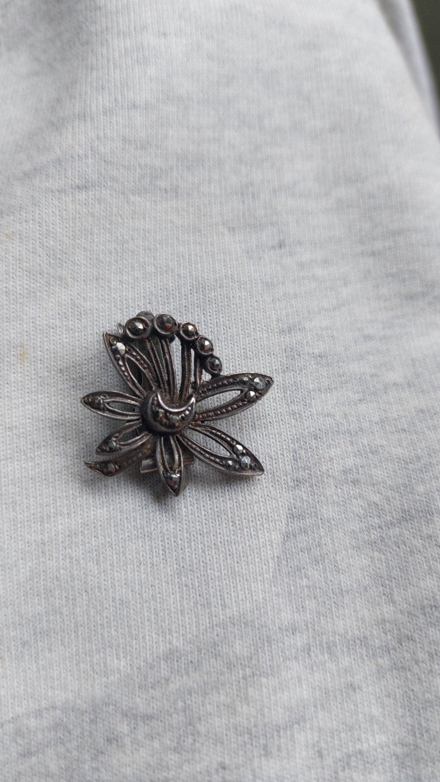 Antiek Vintage Zilveren Bloembroche met Markasiet, Met kristal, 4 tot 7 cm, Gebruikt, Ophalen of Verzenden