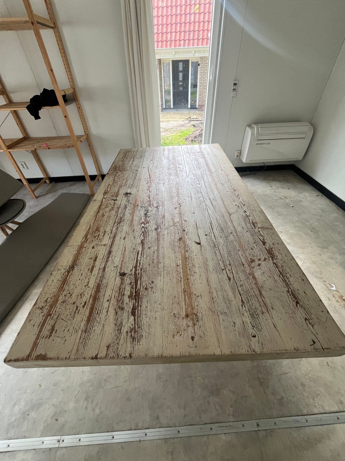 Robuuste houten eettafel met metalen onderstel, Ophalen, Gebruikt, 200 cm of meer, 50 tot 100 cm