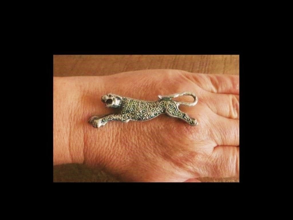 Bijzonder 6cm Zilveren Broche Figuur Panter/Marcasietstenen!, Verzenden, Zilver, Broche, Met edelsteen