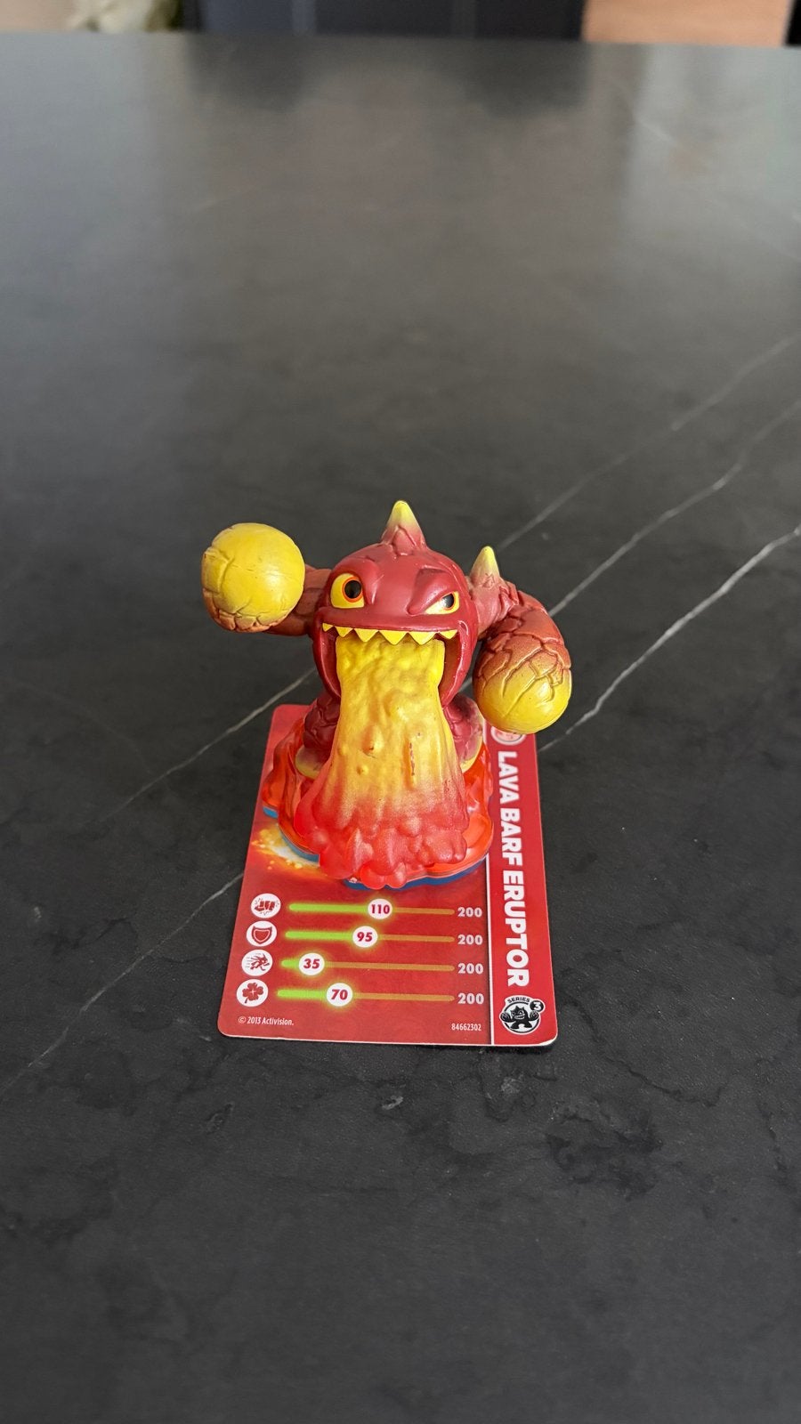Skylanders Giants Lava Barf Eruptor met kaart, Ophalen of Verzenden, Zo goed als nieuw