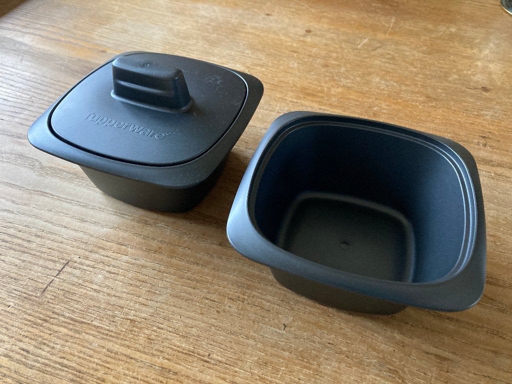 2x Tupperware - UltraPro Cocotte 500 ml - met 1 deksel, Huis en Inrichting, Keuken | Tupperware, Ophalen of Verzenden, Zo goed als nieuw