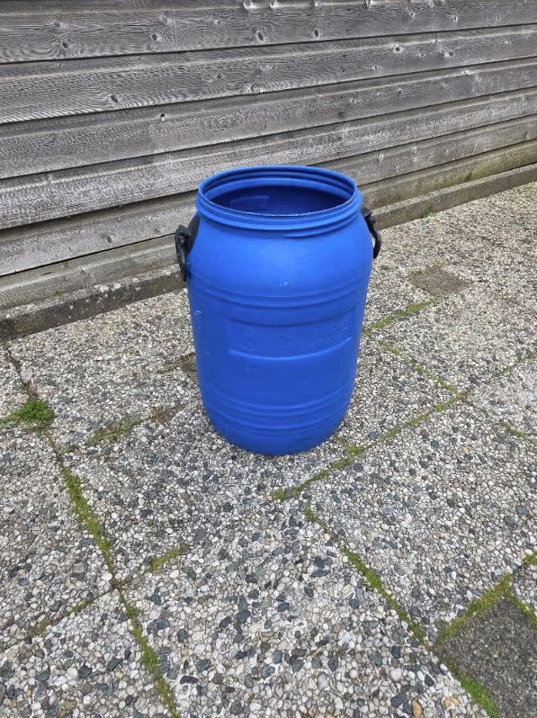 Blauw kunststof vat / ton 60L – stevige kwaliteit, Tuin en Terras, 150 liter of meer, Ophalen, Gebruikt, Kunststof