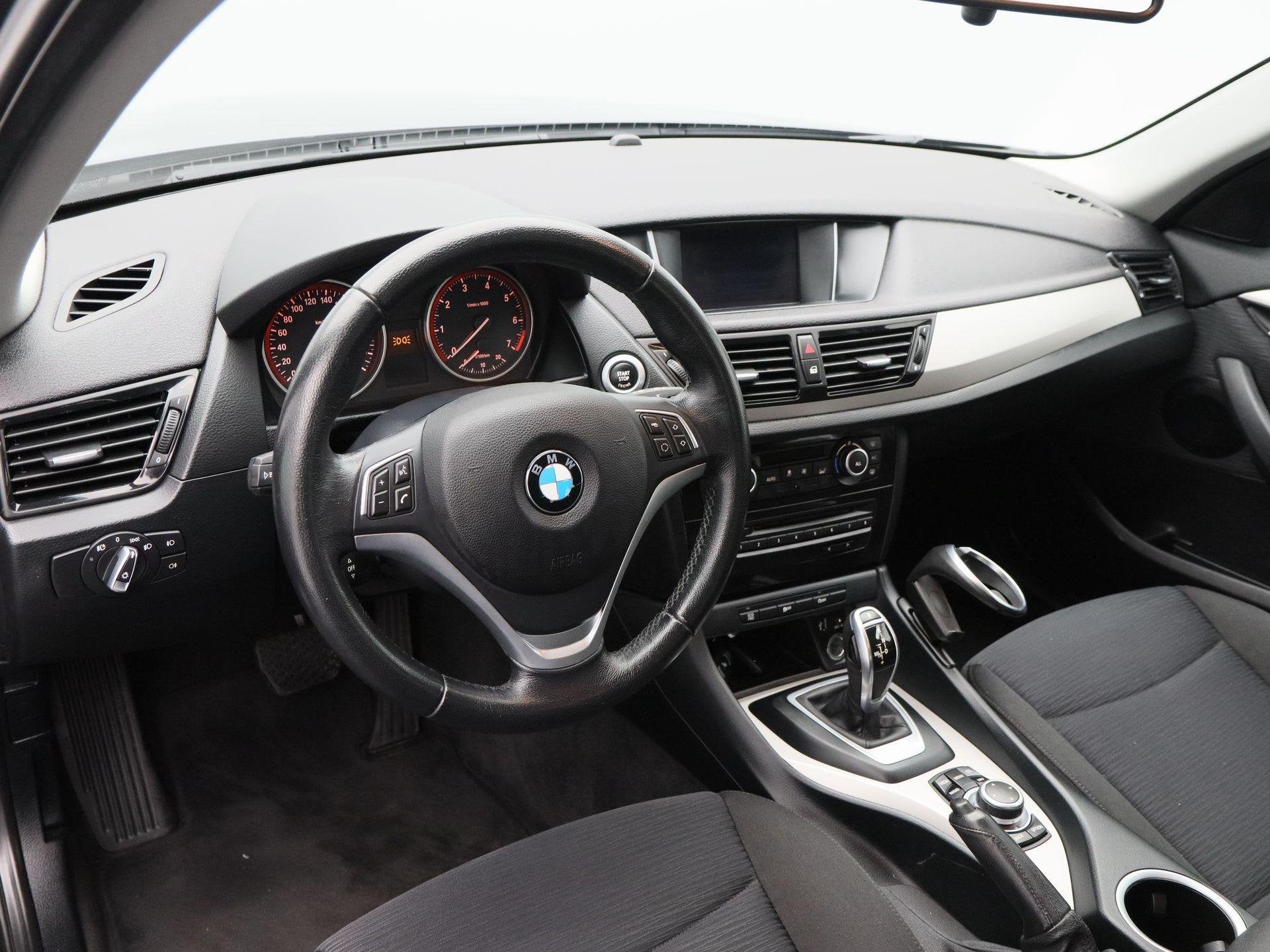 BMW X1 sDrive20i 183 Pk Automaat Executive | Trekhaak | Bi X, Euro 6, 4 cilinders, Origineel Nederlands, Parkeersensor
