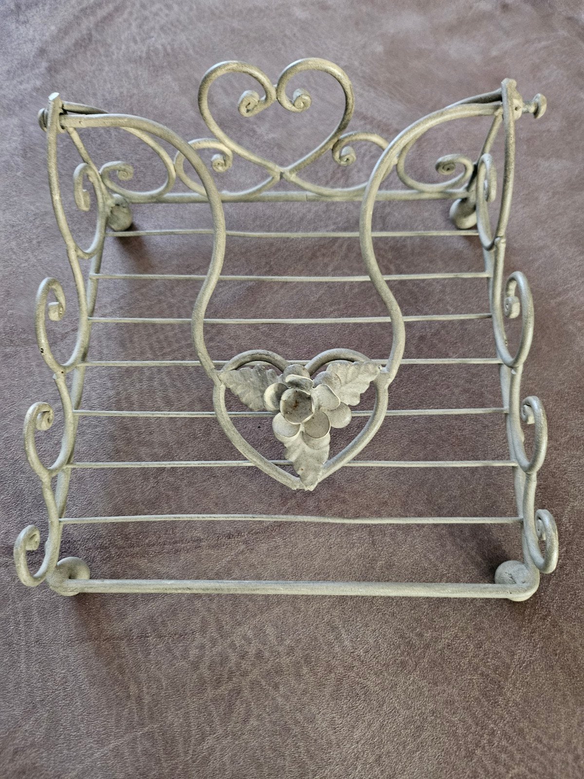 Mooie metalen servethouder met hart en bloem design, Gebruikt, Ophalen of Verzenden, Klassiek, Metaal