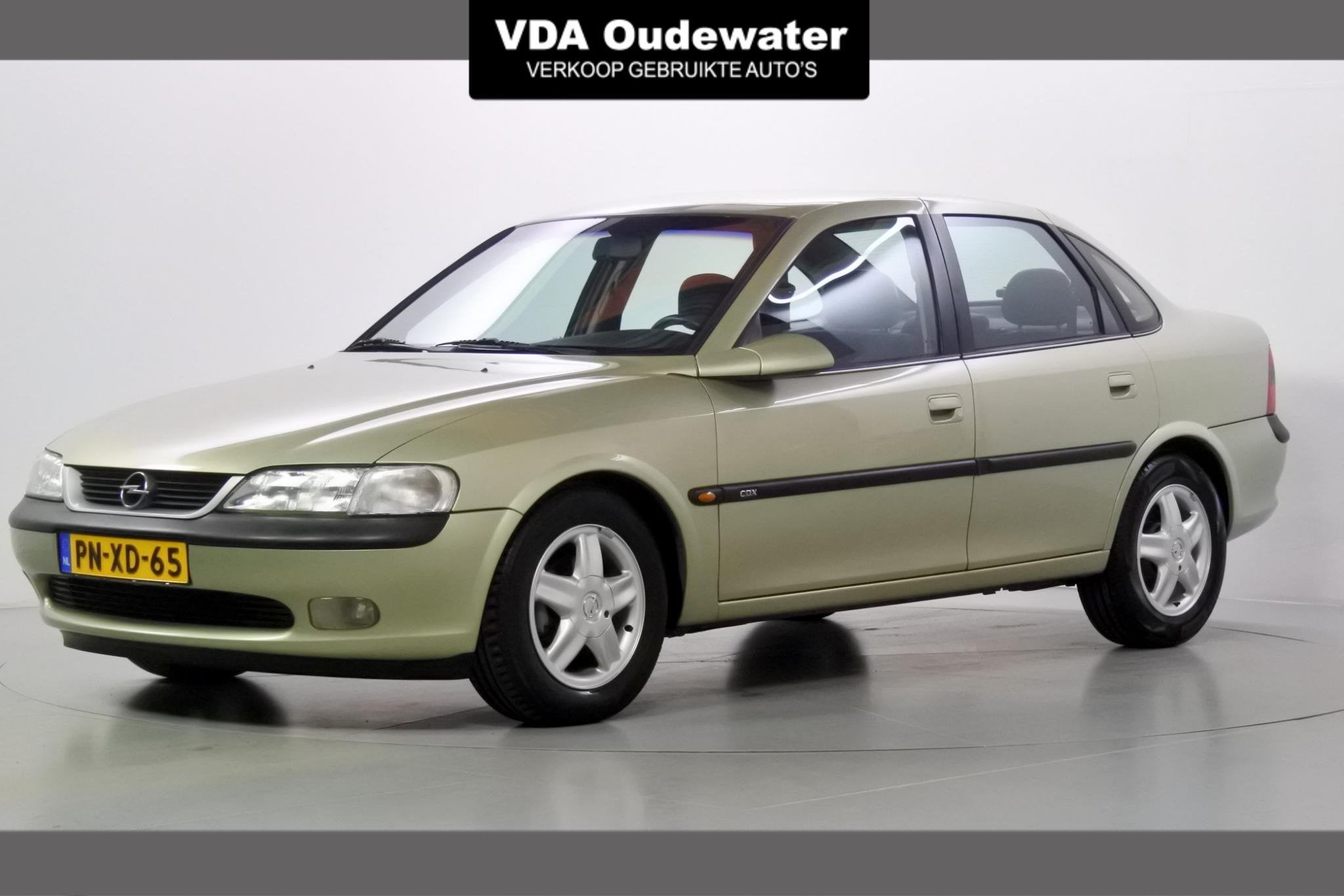 Opel Vectra 1.8i 16v CDX A/C NL NAP!, Auto's, Voorwielaandrijving, Stof, Gebruikt, 1799 cc