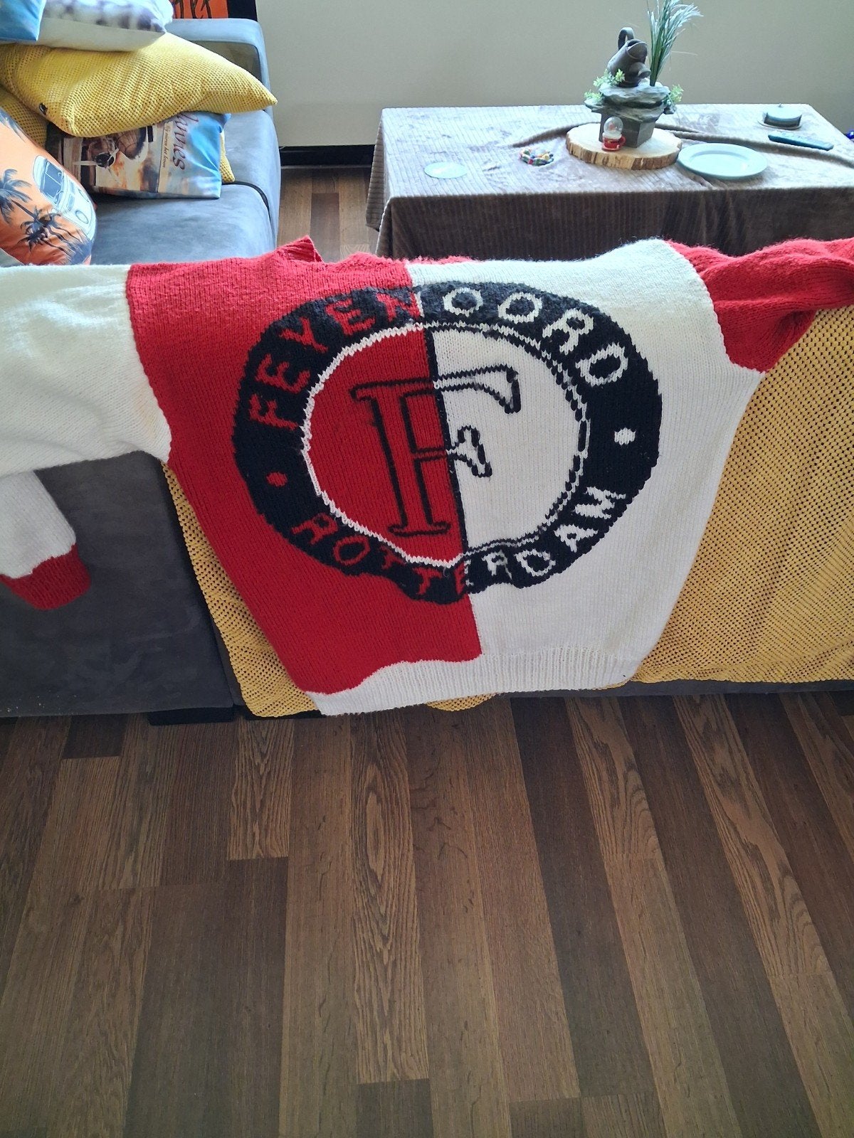 Mooie trui van feyenoord zelf gebreit door mijn colega, Ophalen of Verzenden, Zo goed als nieuw, Blauw