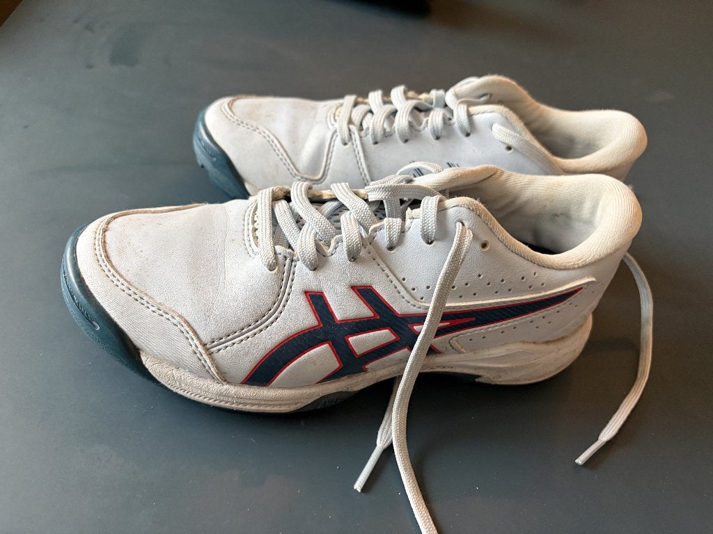 hockeyschoenen kind maat 34,5 Asics veld, Ophalen, Gebruikt, Schoenen