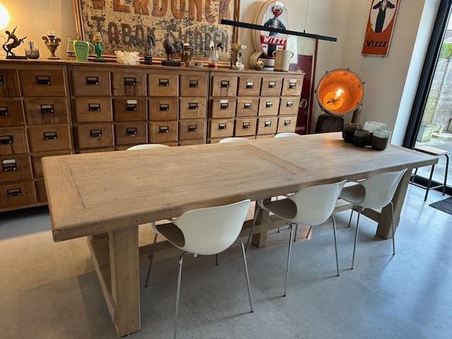Lange robuuste houten tafel eettafel 3 meter, Huis en Inrichting, Tafels | Eettafels, Gebruikt, 50 tot 100 cm, 200 cm of meer