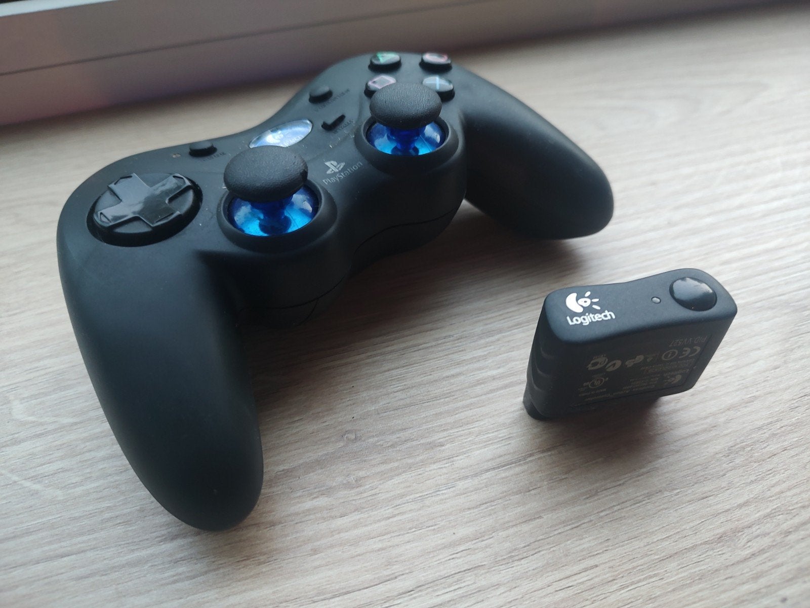 Logitech G-X2D11 wireless Controller dongle  PlayStation 2, Gebruikt, Ophalen of Verzenden, PlayStation 2, Controller