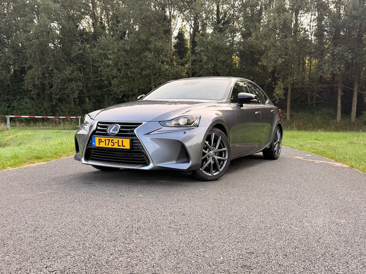 Lexus IS 300h Sport Edition | Carplay | Dashcam, Auto's, Automaat, Dealer onderhouden, Achterwielaandrijving, Lichtsensor