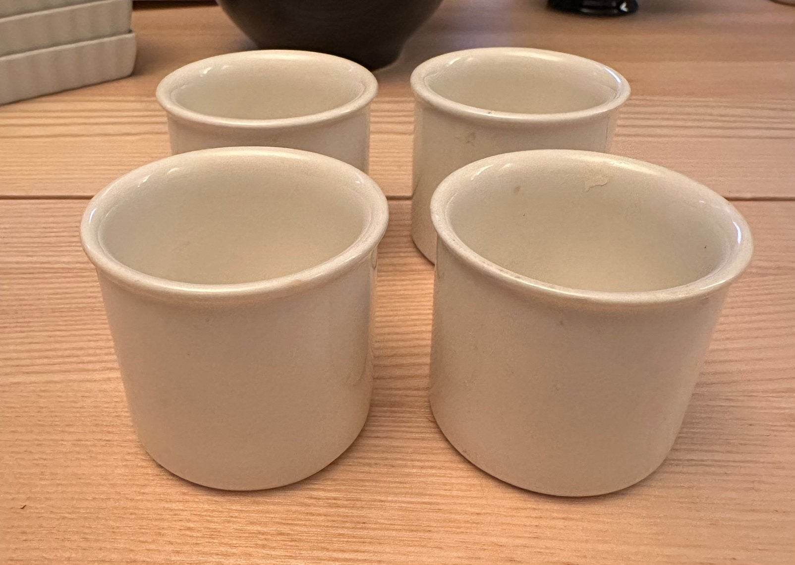 Wedgwood Midwinter Stonehenge 4 eierdoppen plain white, Overige typen, Ophalen of Verzenden, Zo goed als nieuw, Modern