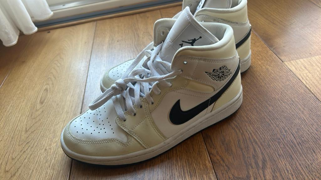 Nike Air Jordan 1 Mid Light Bone sneakers 40, Kleding | Dames, Schoenen, Ophalen of Verzenden, Gedragen, Beige, Sneakers of Gympen