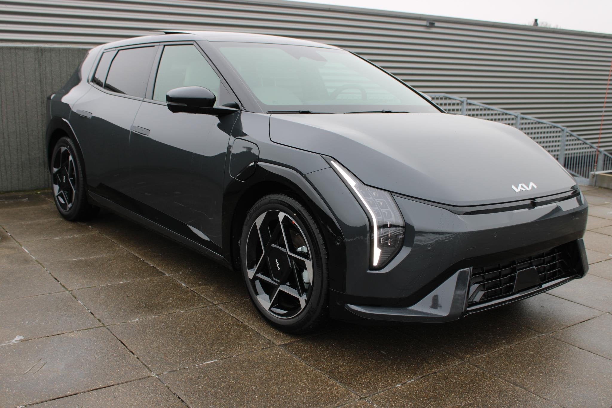 Kia EV4 GT-PlusLine 81.4 kWh Panodak / LMV/ Carplay / stoelv, Auto's, 81 kWh, Origineel Nederlands, 584 km, 204 pk