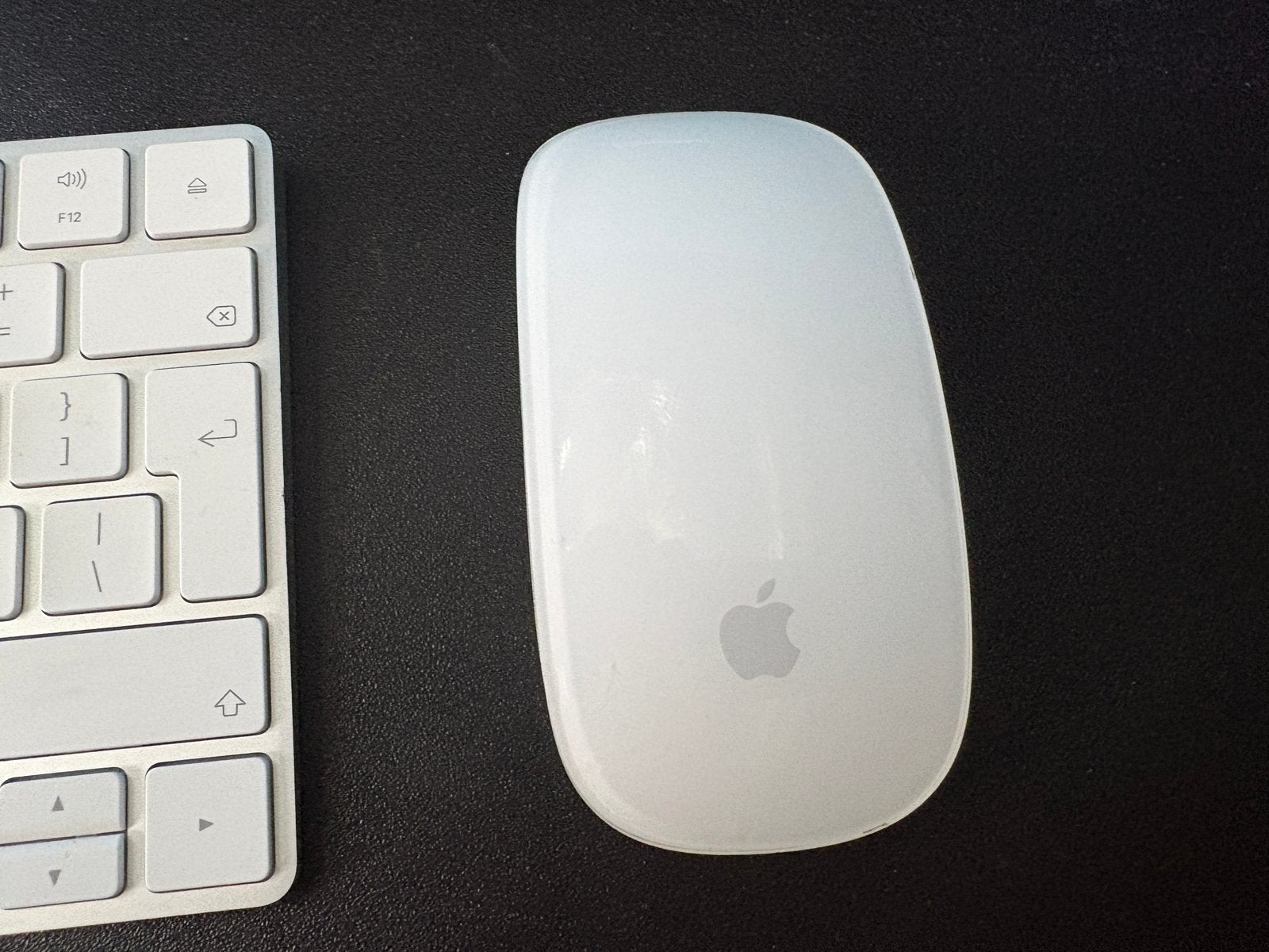Apple Magic Mouse en Magic Keyboard met Lightning, Computers en Software, Muizen, Muis, Ophalen of Verzenden, Linkshandig, Gebruikt