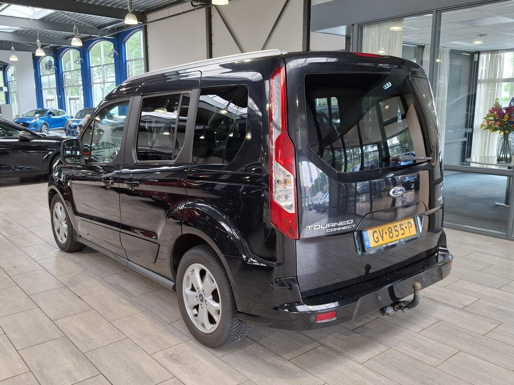 Ford Tourneo Connect Compact EcoBoost 100 pk Titanium | Trek, Auto's, Voorwielaandrijving, Gebruikt, Zwart, Zwart