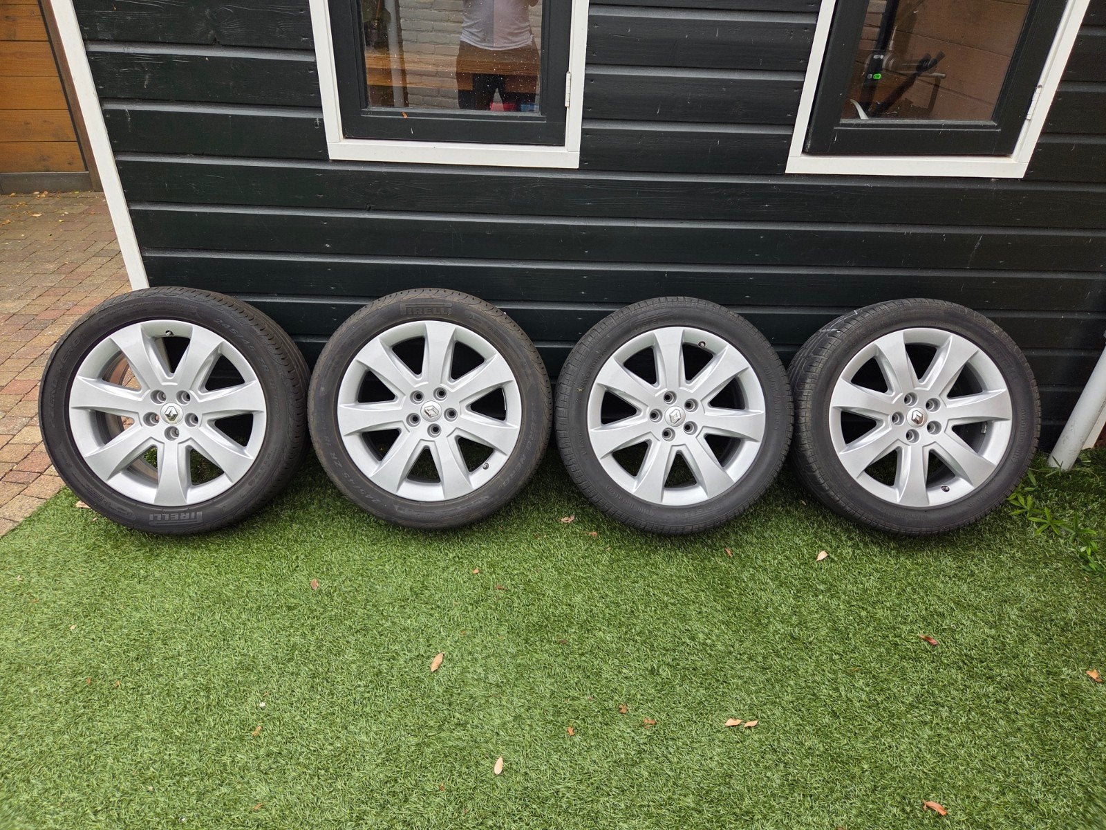 OEM Renault velgen 18 inch 245/45R18 schadevrij, Ophalen, 18 inch, Banden en Velgen, Personenwagen