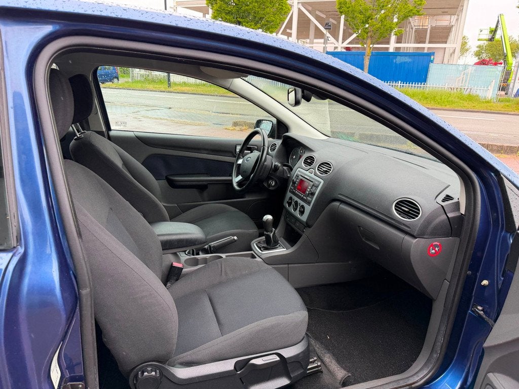 Ford Focus 2.0-16V Futura Clima|Cruise|Stoelverwaming|NAP, Stof, Gebruikt, 1207 kg, Bedrijf