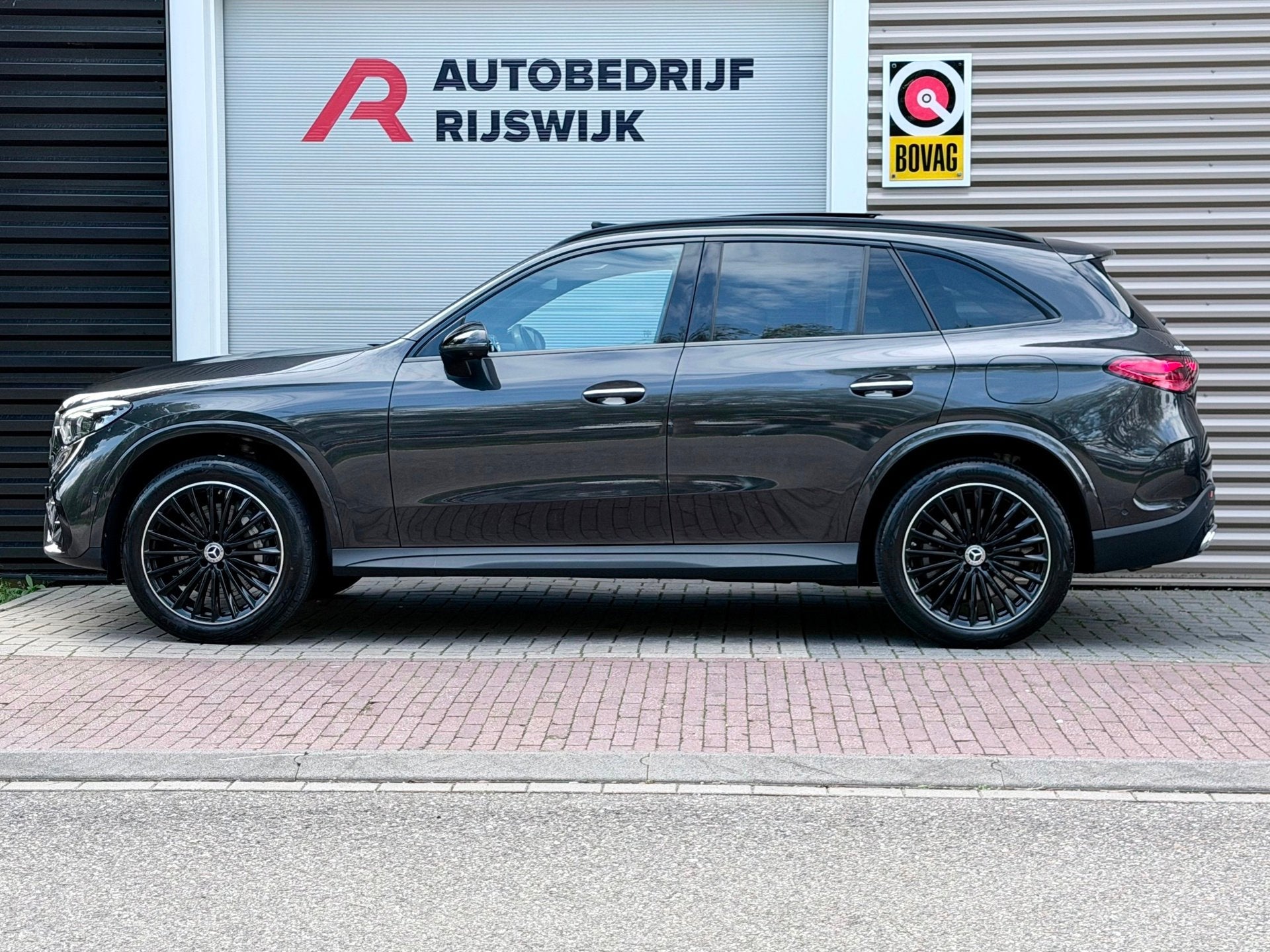Mercedes-Benz GLC-klasse 400e 4MATIC AMG Pano/Memory/Burmest, Auto's, Automaat, Gebruikt, Alcantara, Origineel Nederlands