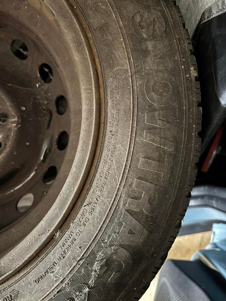 4 Winterbanden 155/80 R13 met velg paar maanden gebruikt, Ophalen, Zo goed als nieuw