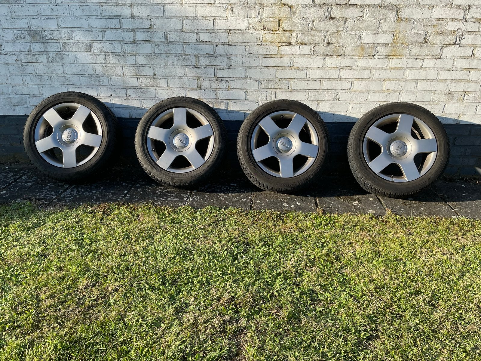 Audi velgen met winterbanden, Ophalen