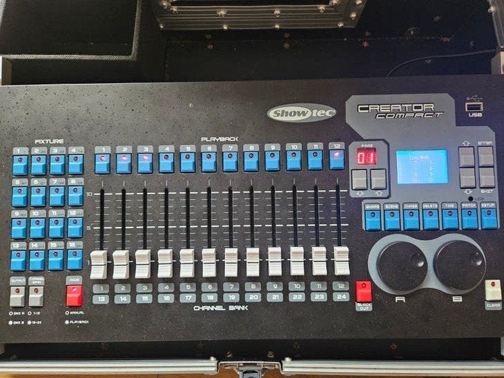 Showtec Creator Compact DMX Controller in Flightcase, Ophalen, Zo goed als nieuw