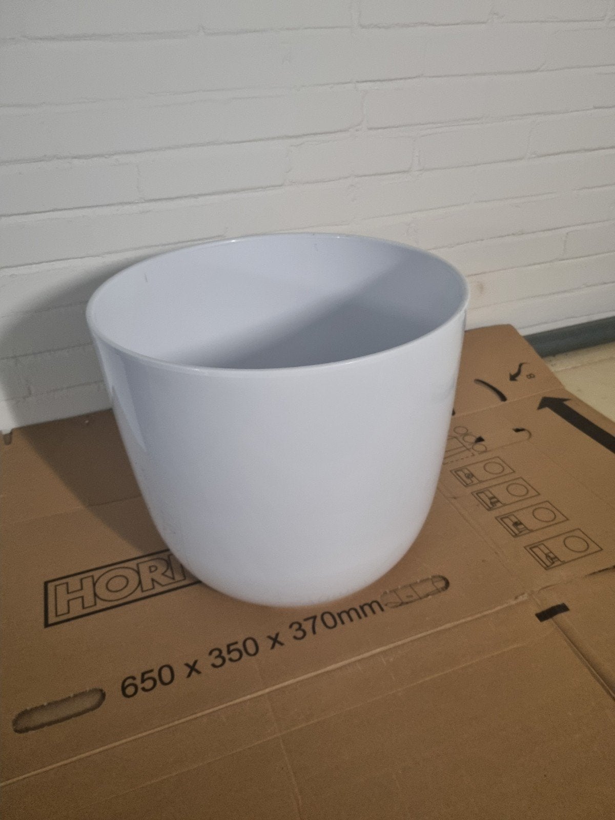 Witte mica bloempot, Steen, Gebruikt, Rond, Binnen