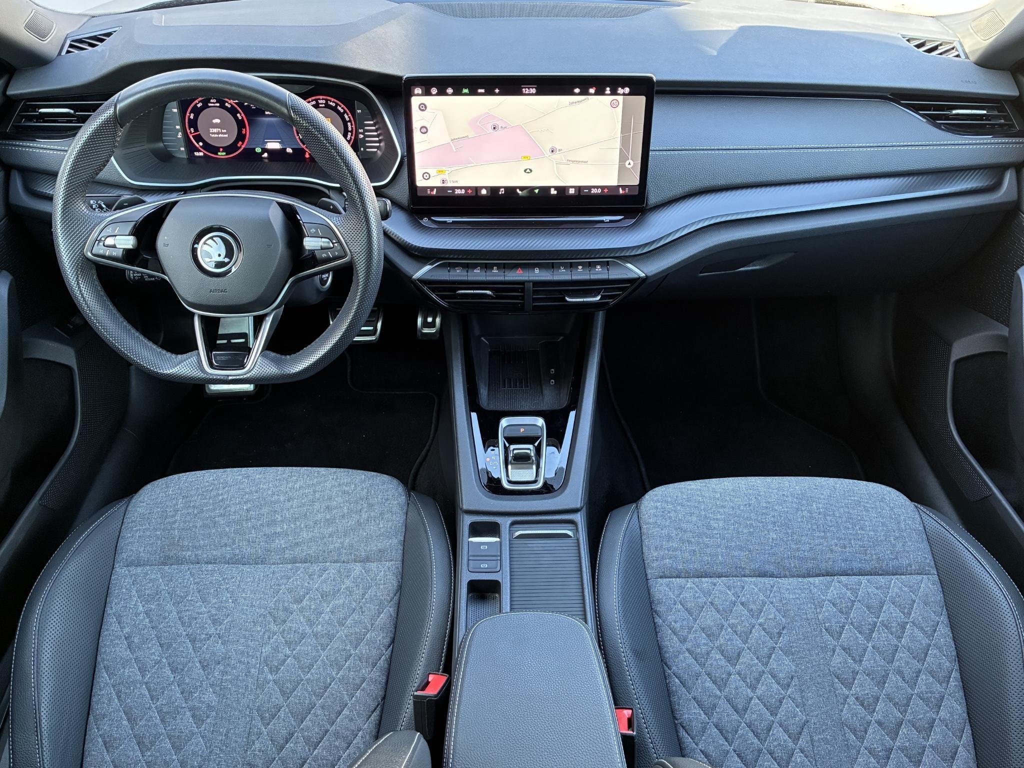 Skoda Octavia Combi 1.5 TSI MHEV Sportline / Fabrieksgaranti, Auto's, Euro 6, 4 cilinders, Leder en Stof, Automatische klimaatregeling