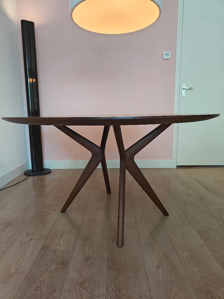 Artisan Lakri Amerikaans walnoot Ø140cm/76cm, Ophalen, Rond, Zo goed als nieuw, Vier personen
